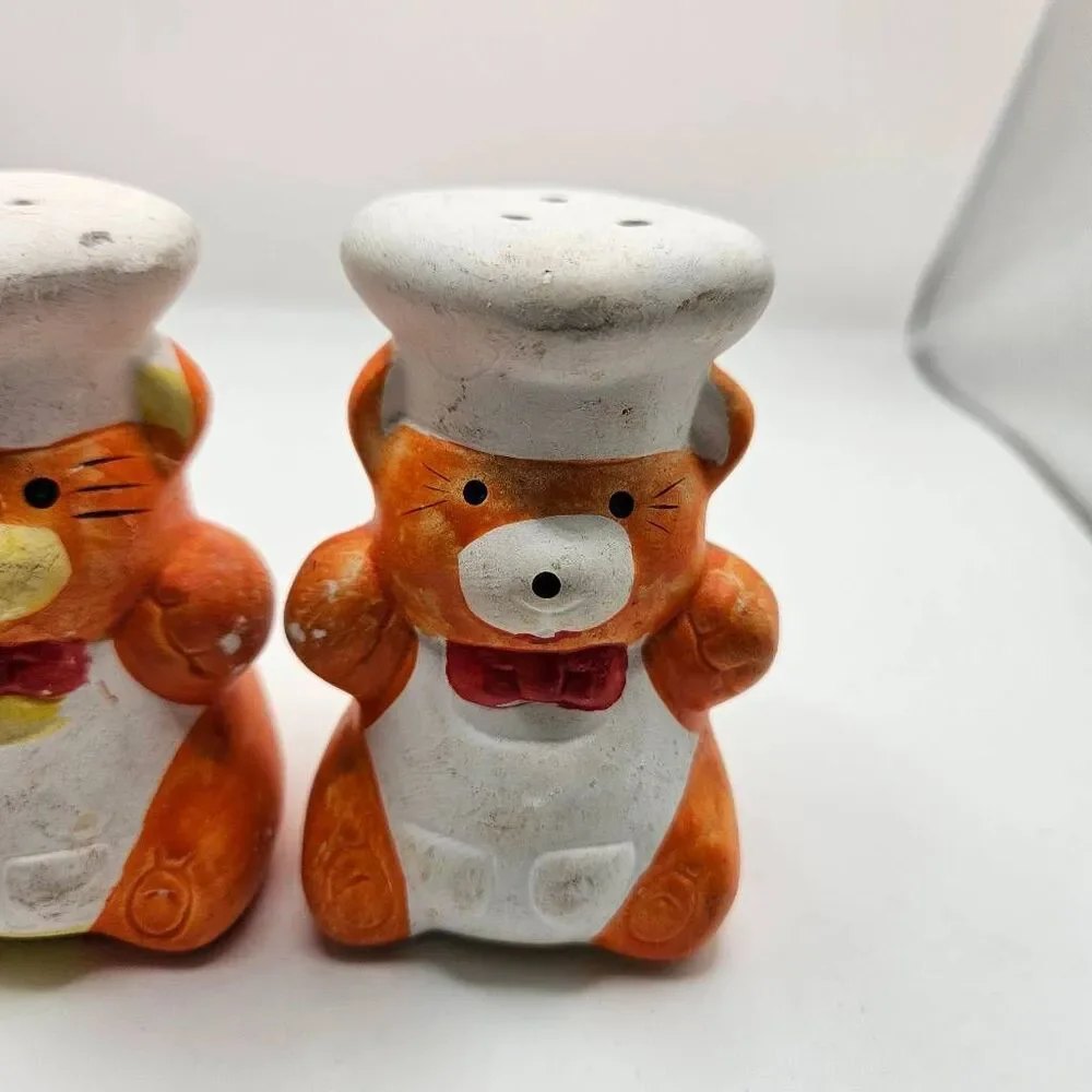 VINTAGE Salt Pepper Shakers Ceramic CHEF BEARS 1980's